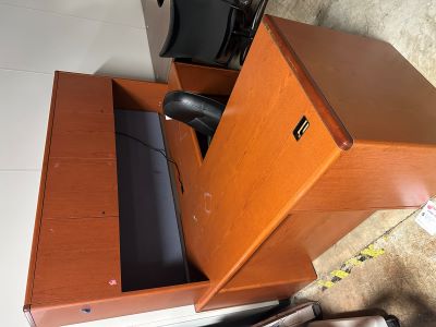 L Shape Desk w/ Hutch